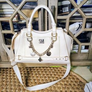 Steve Madden White Structured Satchel Purse with Chain Charm – Chic Designer Han